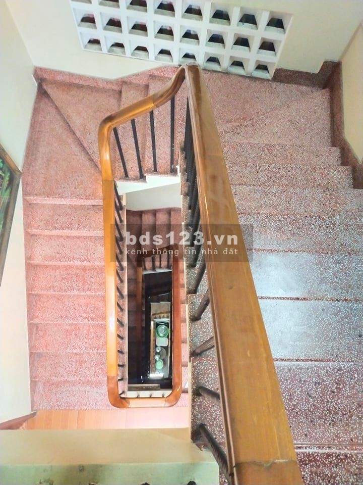 Bán gấp nhà Lý Thái Tổ Quận 3 50m2 giá thương lượng.
