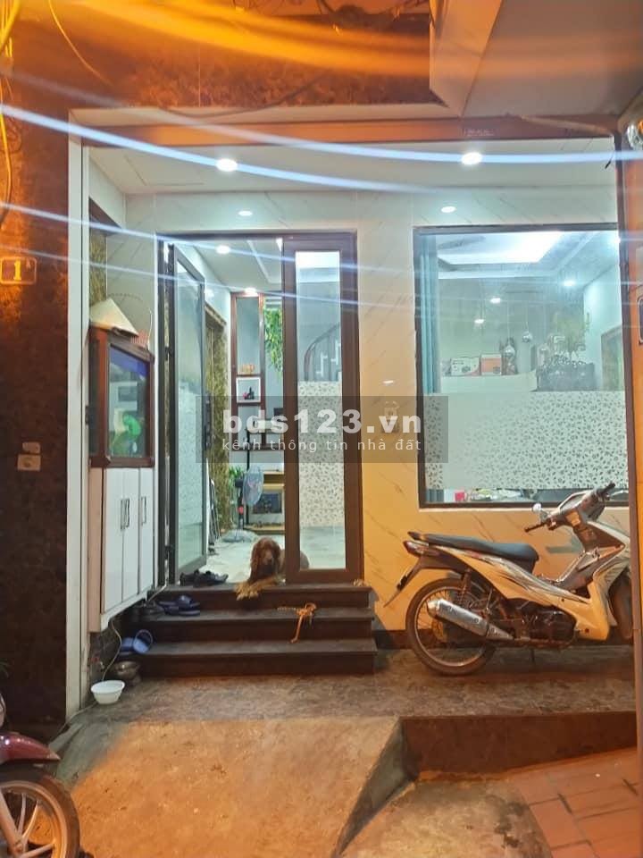 Bán nhà Long Biên , 43m2, 5 tầng, MT 5m, 4,1 tỷ