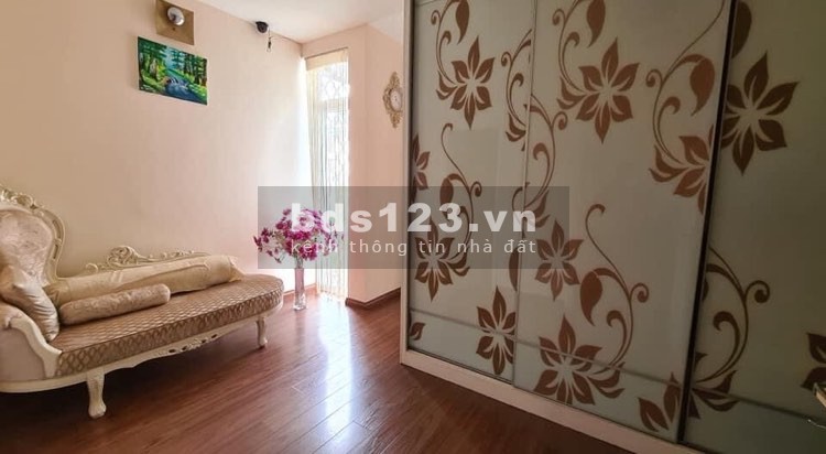 Bán nhà Bồ Đề đẹp như khách sạn 5 sao, sân vườn, 120m2, 5 tầng, MT 5,5m, nhỉnh 10 tỷ