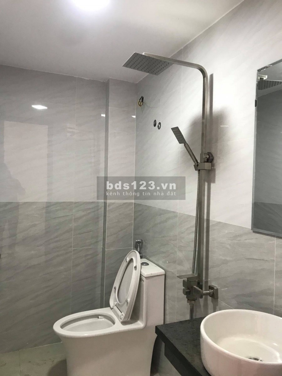 Bán nhà hoàn thiện kiệt 35 Ngự Bình ngay trung tâm thành phố LH 0702788074 MS VÂN