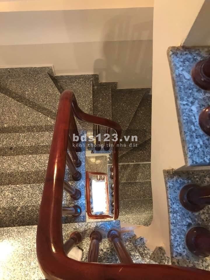 Phân Lô ô tô đỗ Trương Định Hoàng Mai Dt 35m2 5 Tầng 3 Tỷ 2
