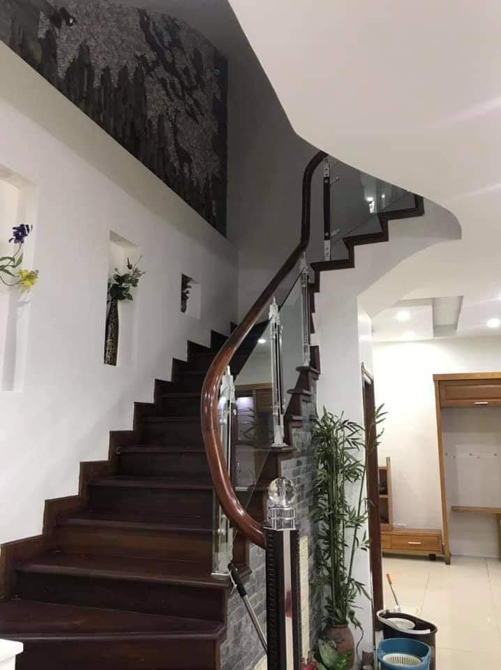 Siêu tuyệt phẩm mới! 70m ra Phạm Hùng. 51m2 x 5 tầng giá chỉ 6,5 tỷ, ô tô , kinh doanh