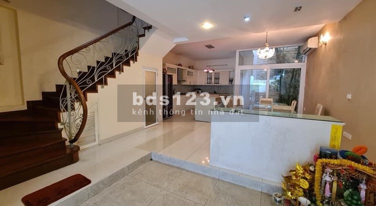 Bán nhà Bồ Đề đẹp như khách sạn 5 sao, sân vườn, 120m2, 5 tầng, MT 5,5m, nhỉnh 10 tỷ