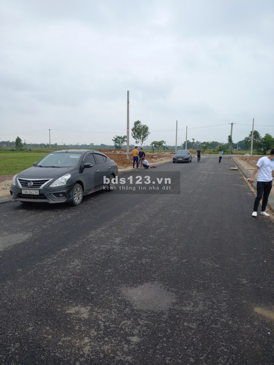 Bán nhanh lô góc đẹp nhất khu đất ngay sát QL10 hướng đi biển Hải Tiến LH ngay 0984.523.989 zalo