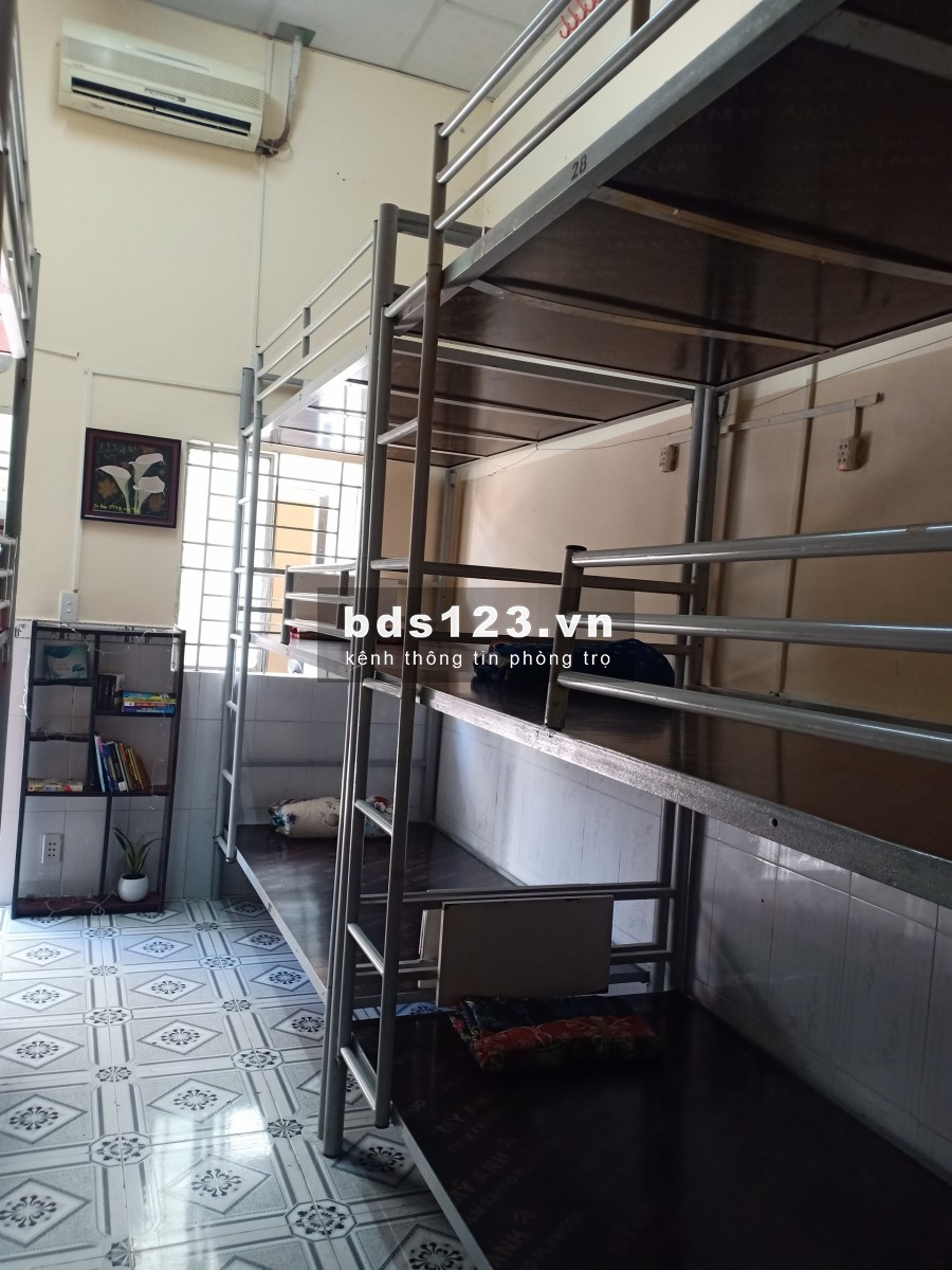 Cho thuê phòng dạng kí túc xá bình dân Quận 7, miễn điện nước