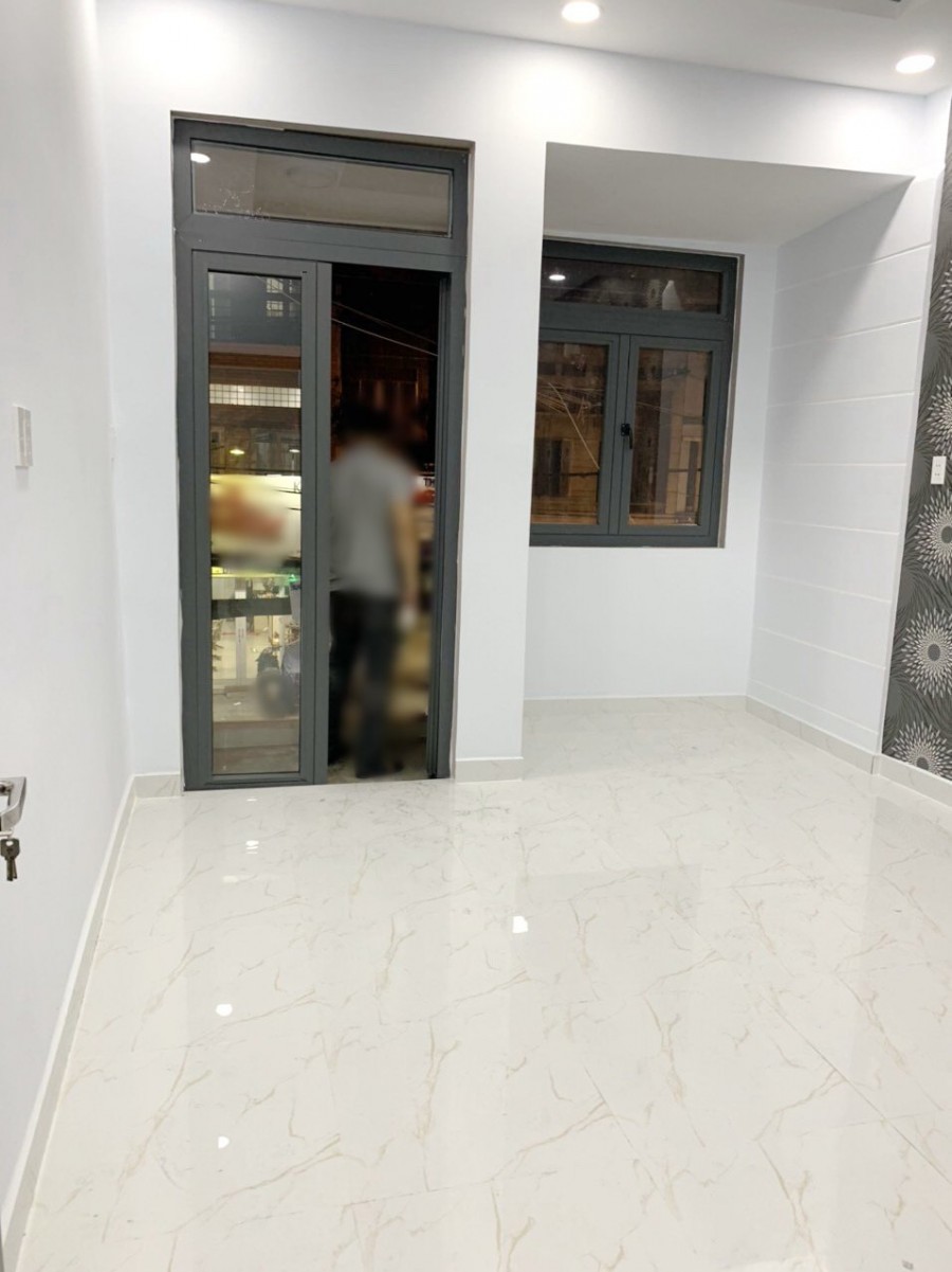 Cho thuê nhà mặt tiền (3.8*10.5m/1 Lầu) đường Âu Dương Lân P3 Q8