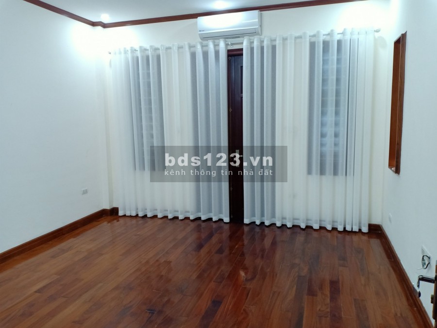 Giảm chào 300tr Nhà Đội Cấn, Ngõ thông, Thang Máy, Ô tô tránh cách 20m, DT 50m, 6.9 tỷ