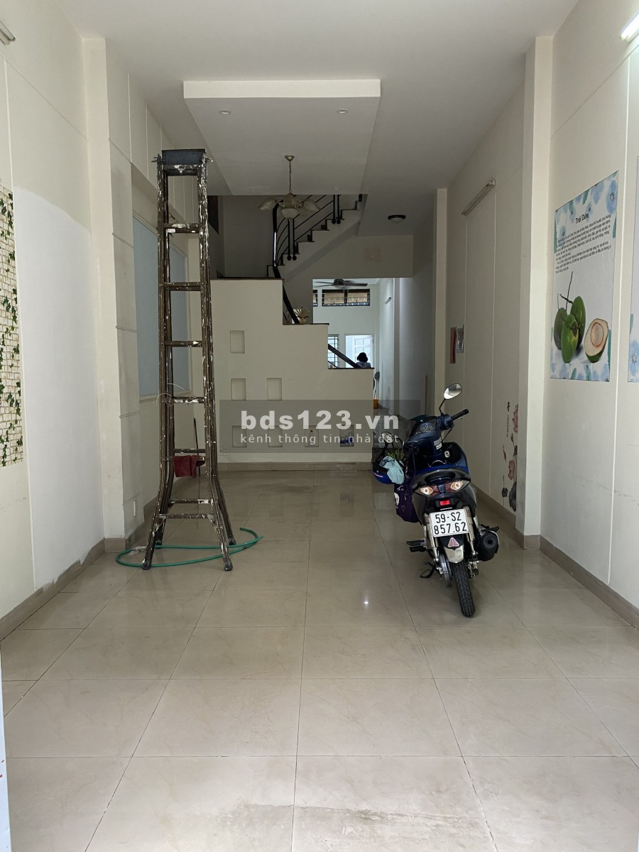 Nhà Đẹp Nguyễn Hữu Cảnh Trệt 3Lầu-ST 6P Giá 22Tr/th