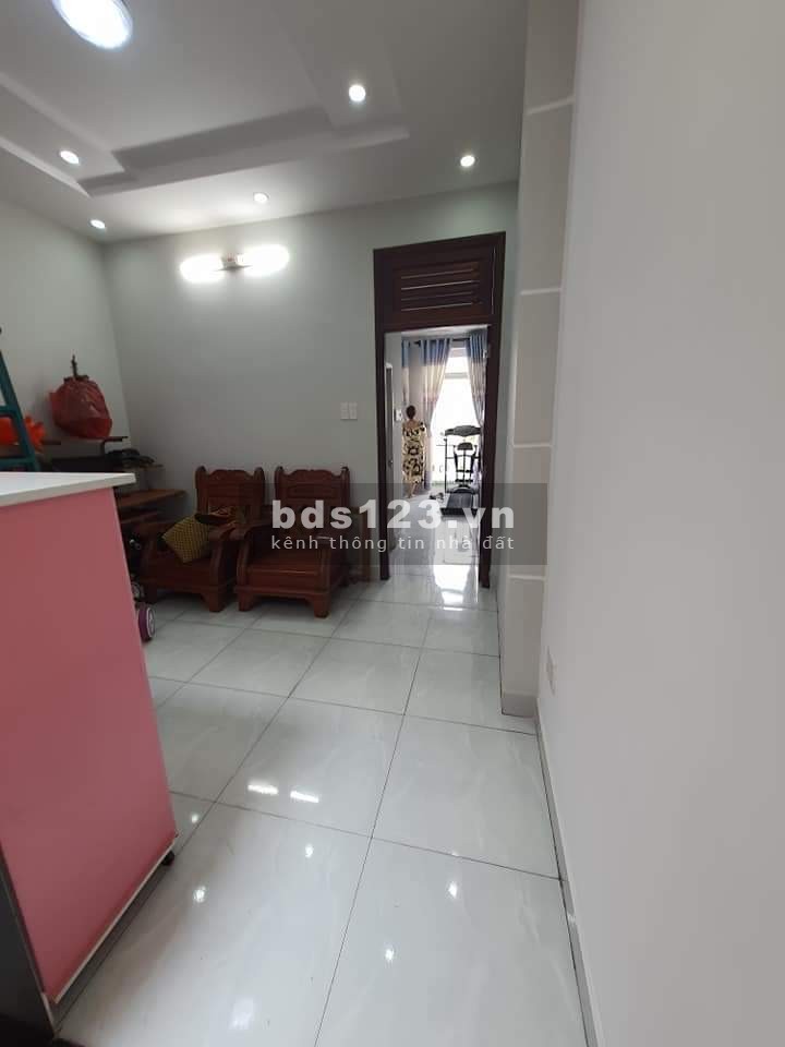 Nhà 3 tầng kiên cố, Nguyễn Thị Minh Khai, Quận 3. 6,3 tỷ.