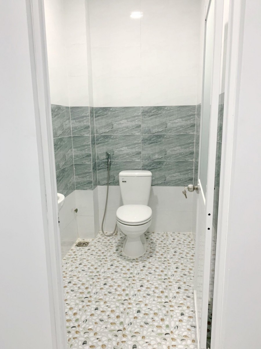 Cho thuê nhà mặt tiền (3.8*10.5m/1 Lầu) đường Âu Dương Lân P3 Q8