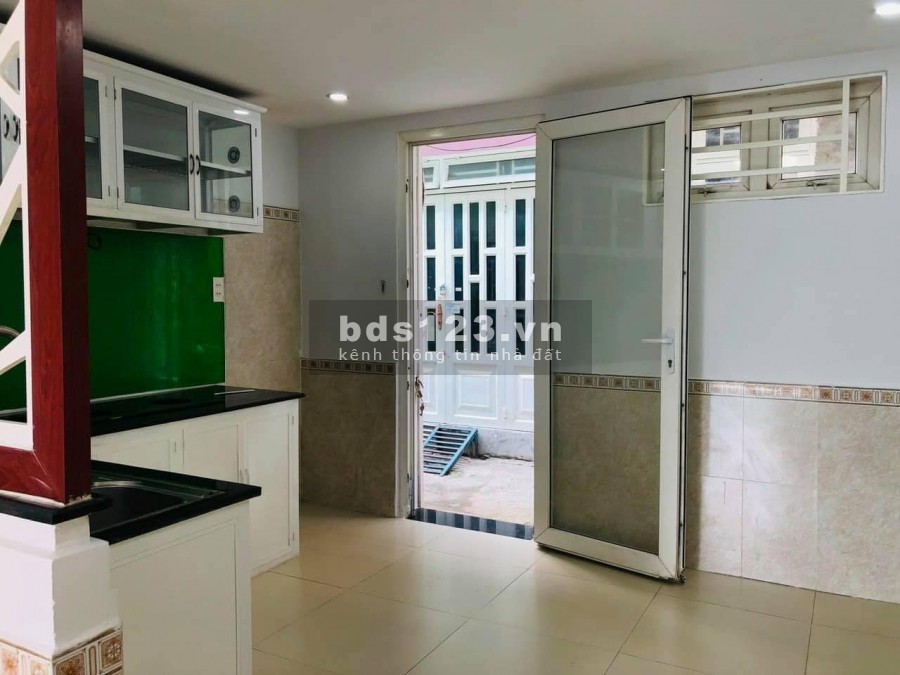 Cần bán gấp nhà 2 HXH Phan Huy Ích Gò Vấp. DT 40m2 2 tầng 4.38 tỷ có TL
