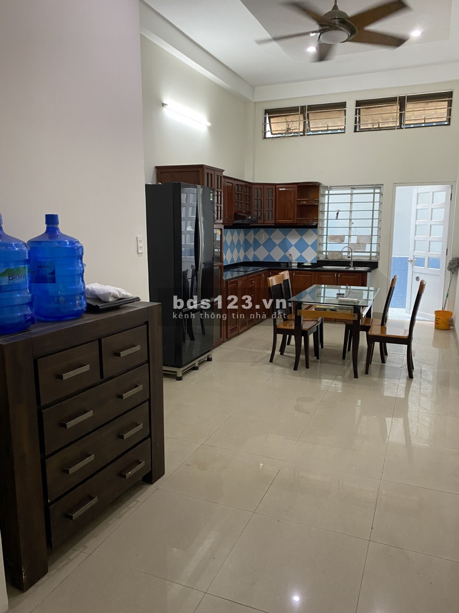Nhà Đẹp Nguyễn Hữu Cảnh Trệt 3Lầu-ST 6P Giá 22Tr/th