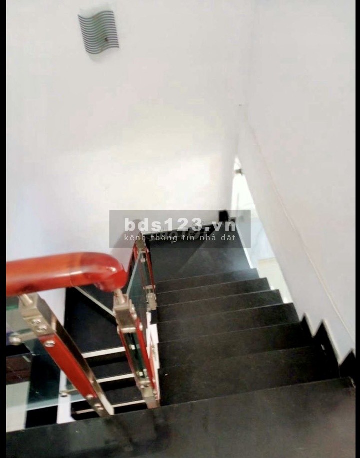 Chính chủ bán nhà đẹp 3x10 1 trệt 1 lầu tại hẻm 108 Thống Nhất P16 Q Gò Vấp