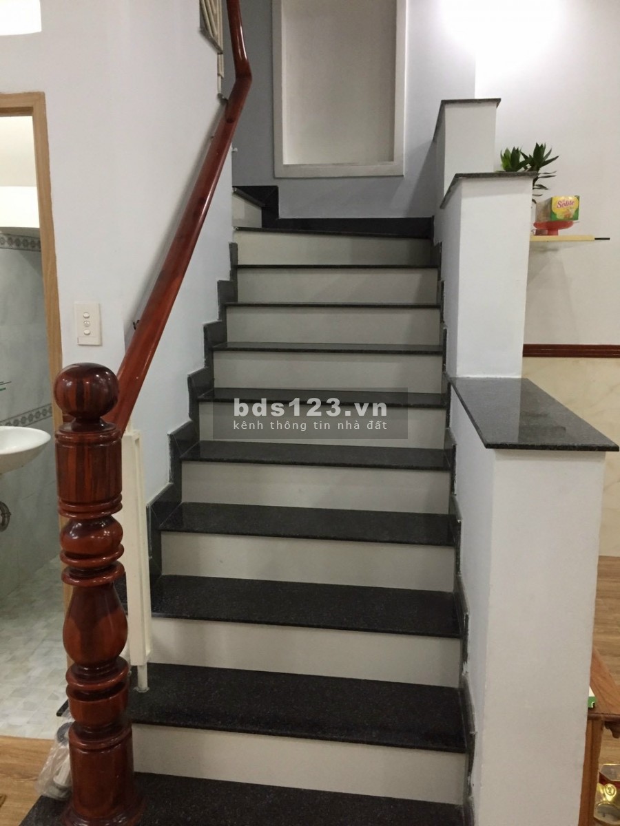 Nhà HXH ngang 6m. Đậu được oto 2PN 2WC