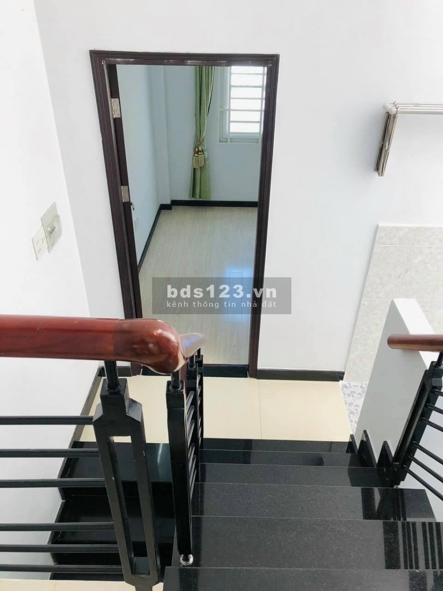 Cần bán gấp nhà 2 HXH Phan Huy Ích Gò Vấp. DT 40m2 2 tầng 4.38 tỷ có TL