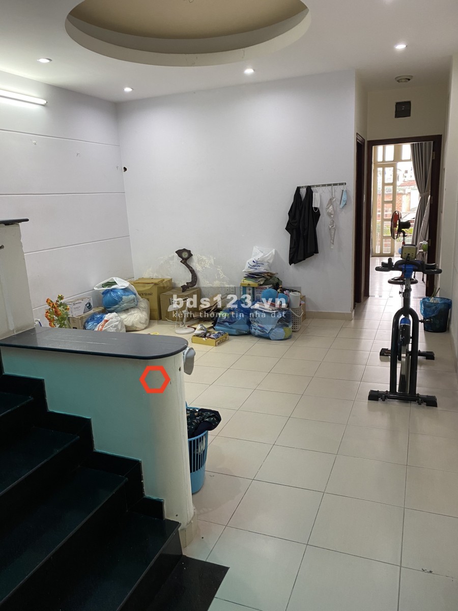 Nhà 2MT Hẻm Bùi Đình Tuý. 4.5x25m, Trệt, 3lầu, 5pn, 6wc.