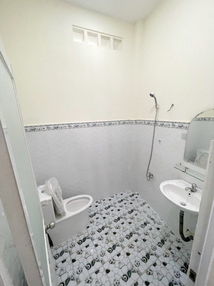 Nhà 1 lầu đúc, SHHC, khu an ninh, đường số 9 Phường 4 Quận 8