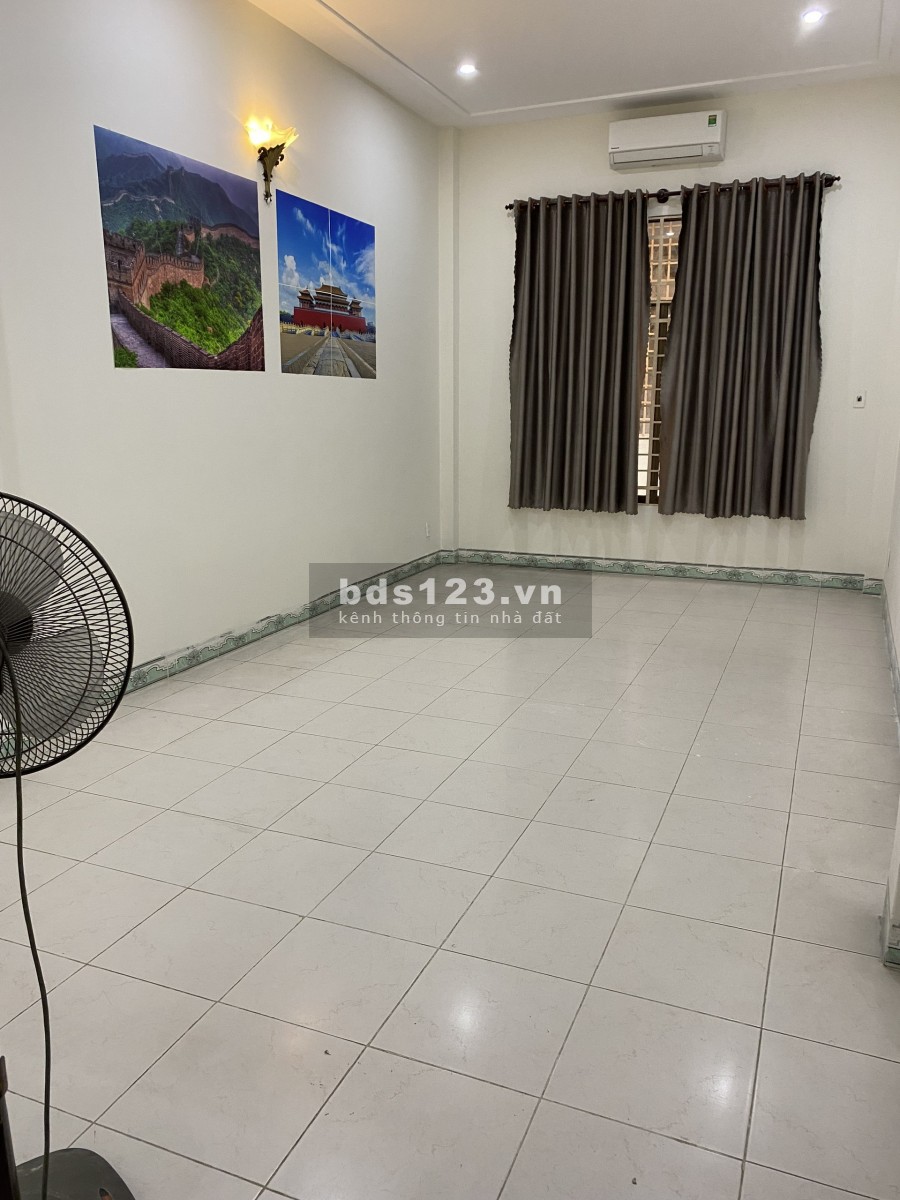 Nhà Đẹp Nguyễn Hữu Cảnh Trệt 3Lầu-ST 6P Giá 22Tr/th