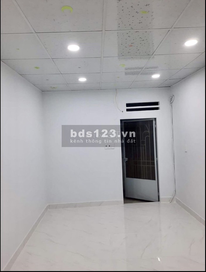 Chính chủ bán gấp nhà mới xây xinh xinh tại hẻm 687 Lạc Long Quân, P10, Quận Tân Bình