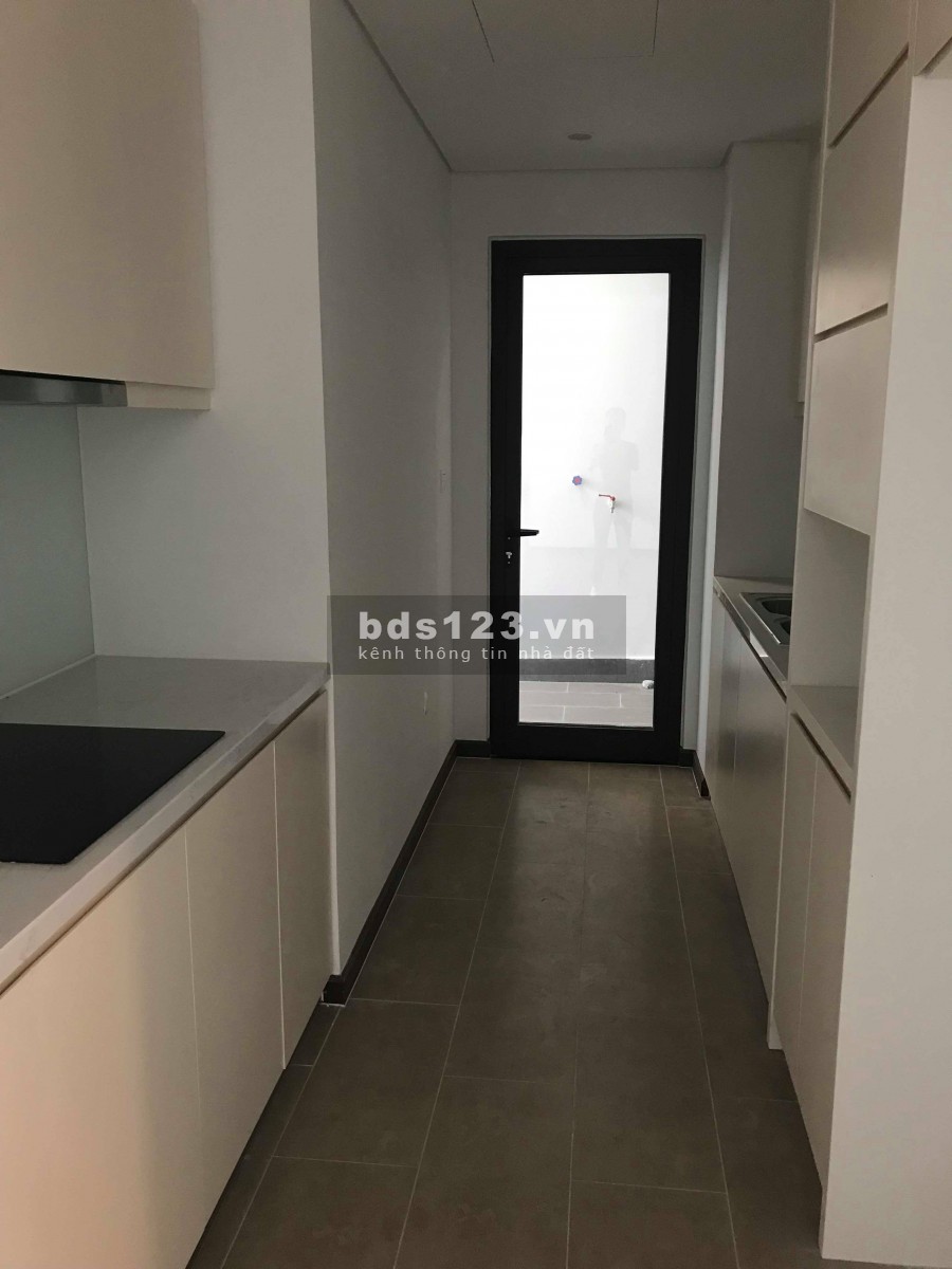 Cho thuê căn hộ 2PN đồ cơ bản, view thoáng mát tại Sun Ancora