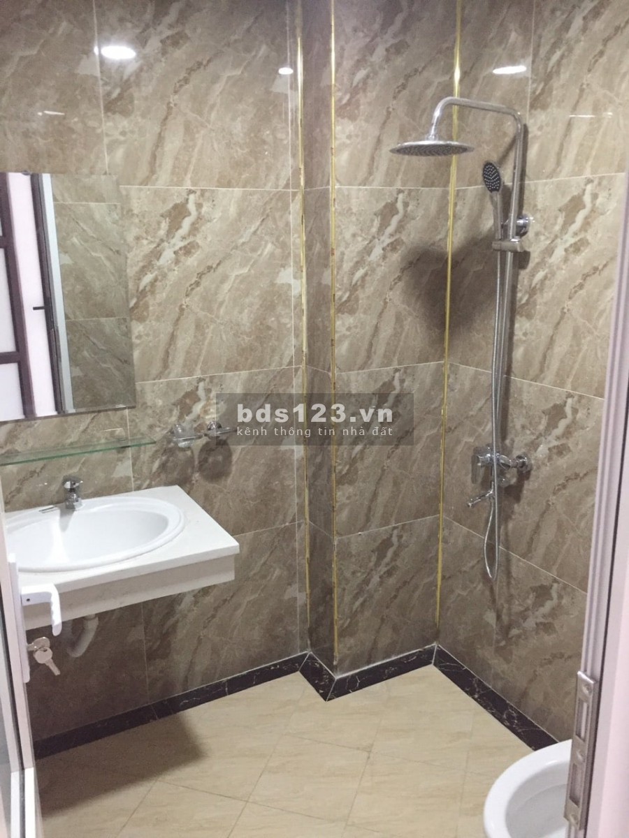 Giảm chào 300tr Nhà Đội Cấn, Ngõ thông, Thang Máy, Ô tô tránh cách 20m, DT 50m, 6.9 tỷ
