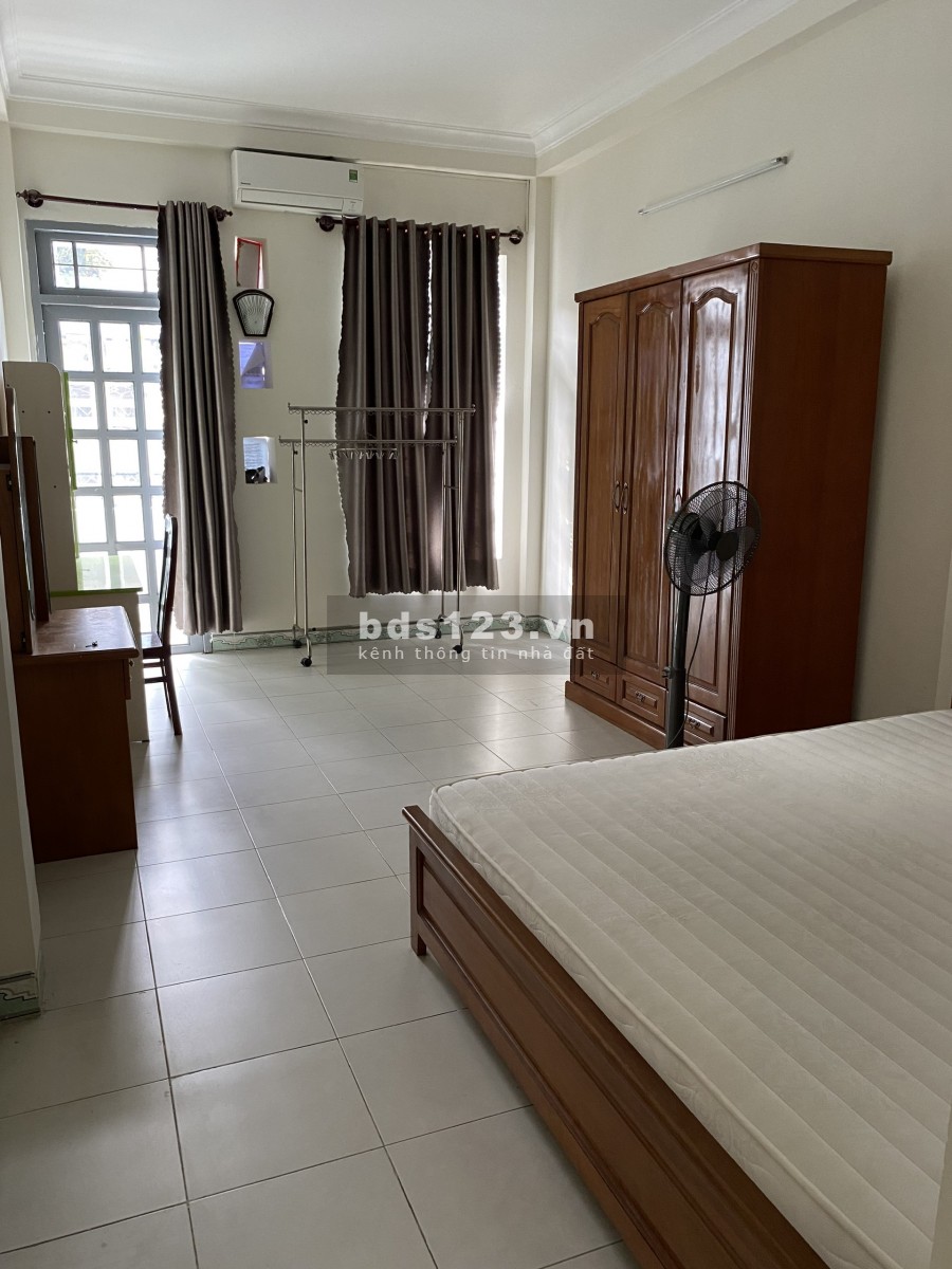 Nhà Đẹp Nguyễn Hữu Cảnh Trệt 3Lầu-ST 6P Giá 22Tr/th