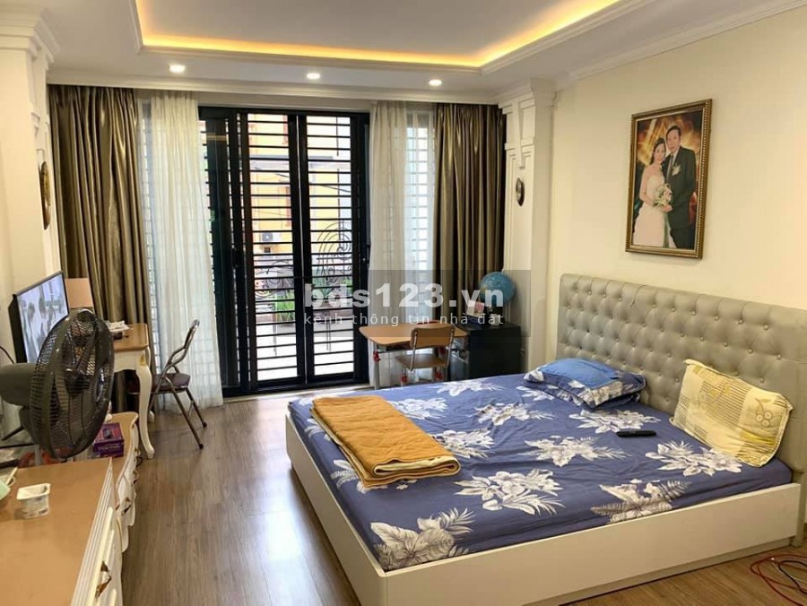 Nhà đẹp siêu sang 6 tầng, thang máy Nguyễn Khánh TOàn, ngõ thông, ô tô tránh, tiện ích đỉnh