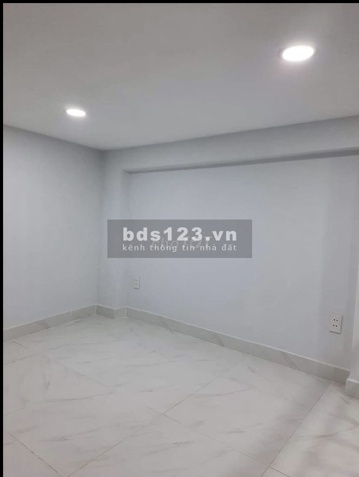 Chính chủ bán gấp nhà mới xây xinh xinh tại hẻm 687 Lạc Long Quân, P10, Quận Tân Bình