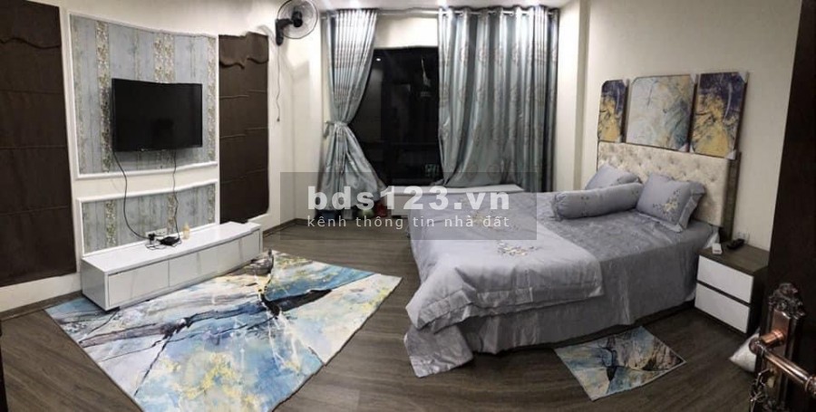 Cần bán gấp nhà Võng Thị- Tây Hồ, gần đại sứ quán, ô tô vào nhà, DT40m2, 3PN giá thiện chí