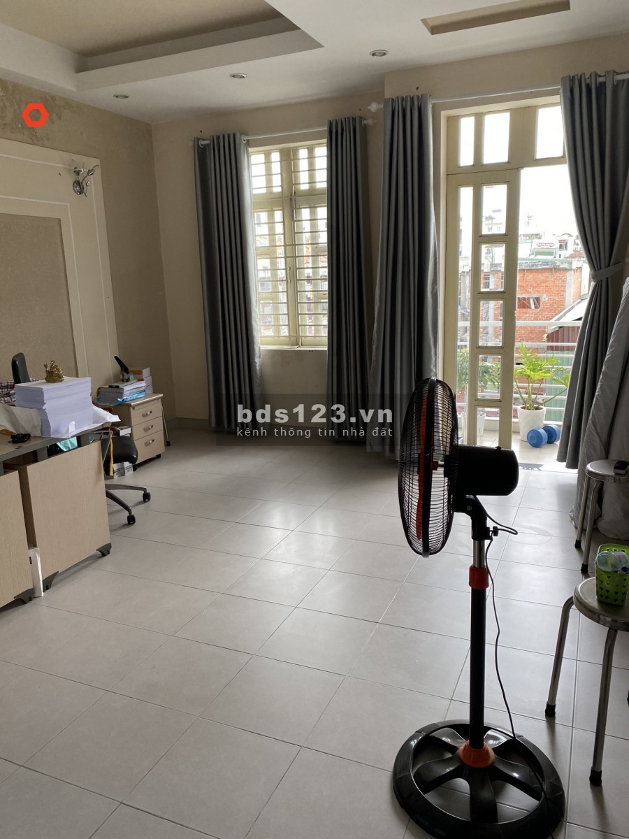 Nhà 2MT Hẻm Bùi Đình Tuý. 4.5x25m, Trệt, 3lầu, 5pn, 6wc.