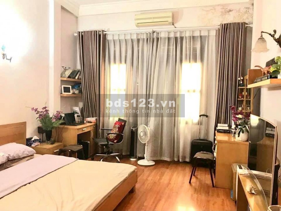 Bán gấp nhà 4 tầng, mặt ngõ ô tô tránh phố Hoàng Cầu 45m2x4,1m; nhỉnh 10 tỷ lh 0947161359