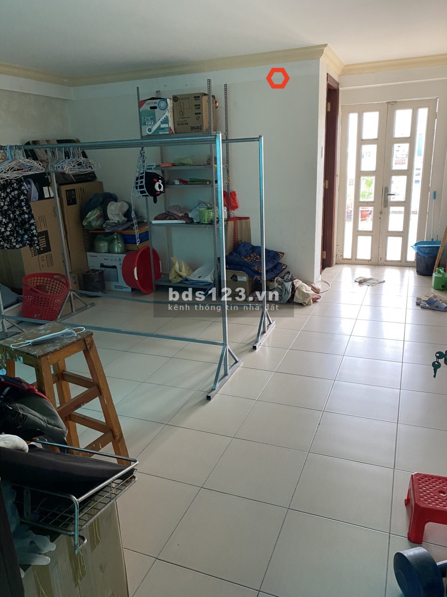 Nhà 2MT Hẻm Bùi Đình Tuý. 4.5x25m, Trệt, 3lầu, 5pn, 6wc.