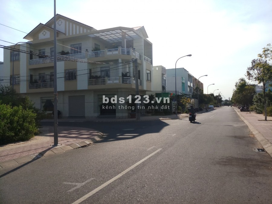 Cần ra nhanh Lô Biệt thự 10x21,8m trong KDC Tân Tạo, cách Tên Lửa 5p