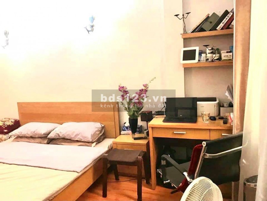 Bán gấp nhà 4 tầng, mặt ngõ ô tô tránh phố Hoàng Cầu 45m2x4,1m; nhỉnh 10 tỷ lh 0947161359