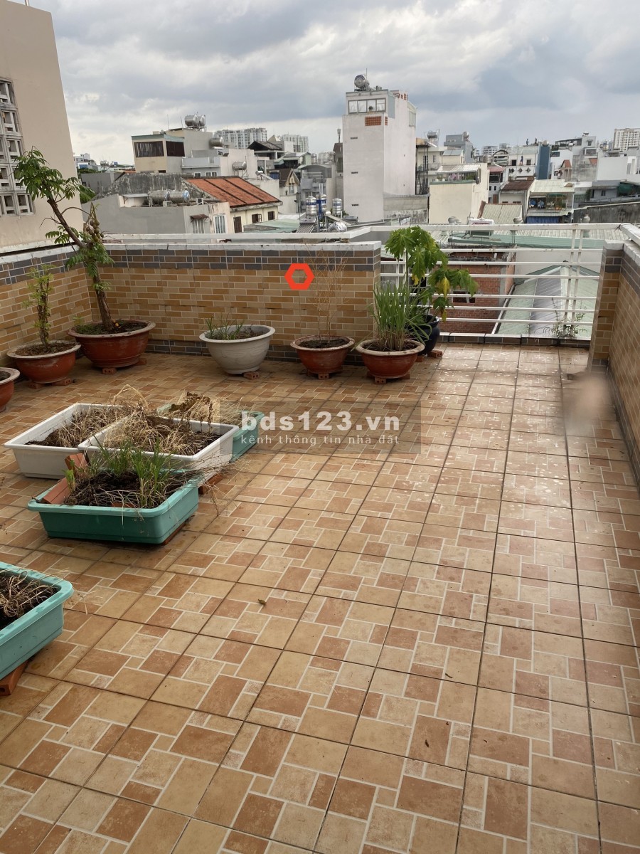 Nhà 2MT Hẻm Bùi Đình Tuý. 4.5x25m, Trệt, 3lầu, 5pn, 6wc.