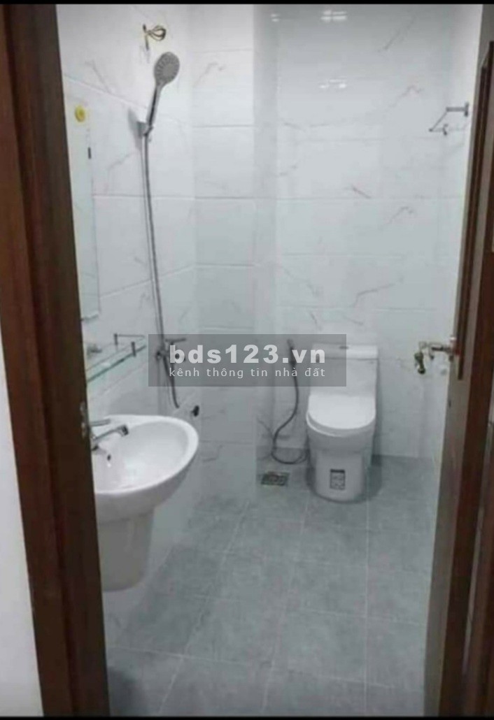 Cần tiền xoay vốn nên cần bán Gấp căn nhà 1 trệt 1 lầu mặt tiền quốc lộ 50