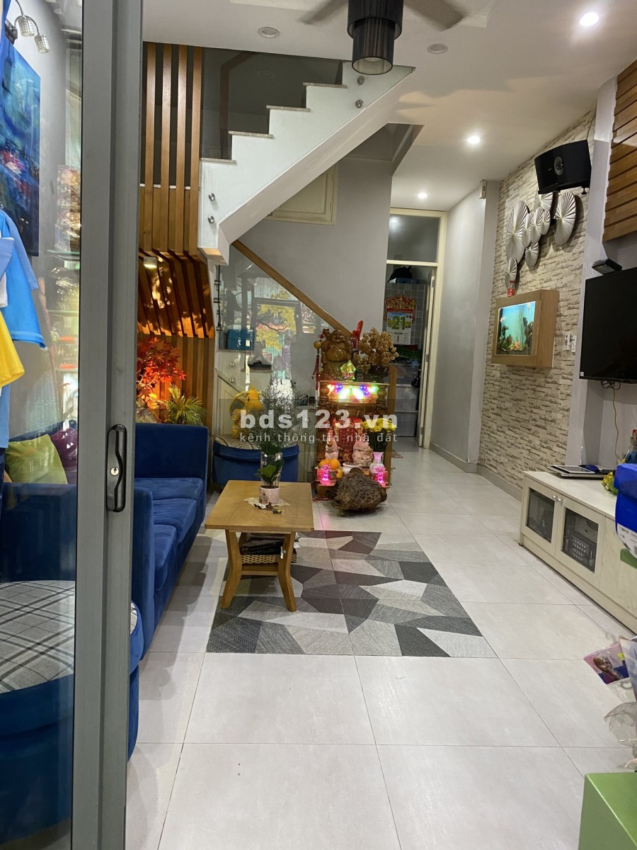 Nhà đẹp MT Âu Dương Lân 1 Trệt 2 Lầu ST