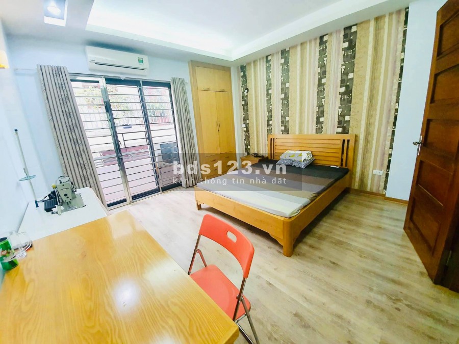 Nhà đẹp trung tâm quận Cầu Giấy, ô tô vào nhà, 48m2 x 5 tầng, nhỉnh 8 tỷ