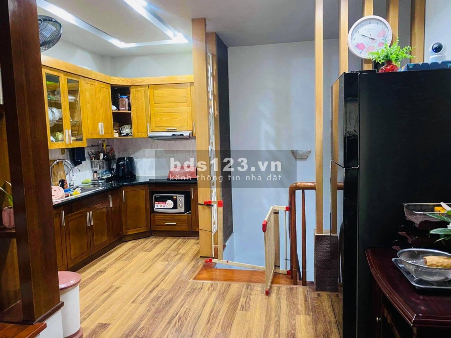 Nhà đẹp trung tâm quận Cầu Giấy, ô tô vào nhà, 48m2 x 5 tầng, nhỉnh 8 tỷ