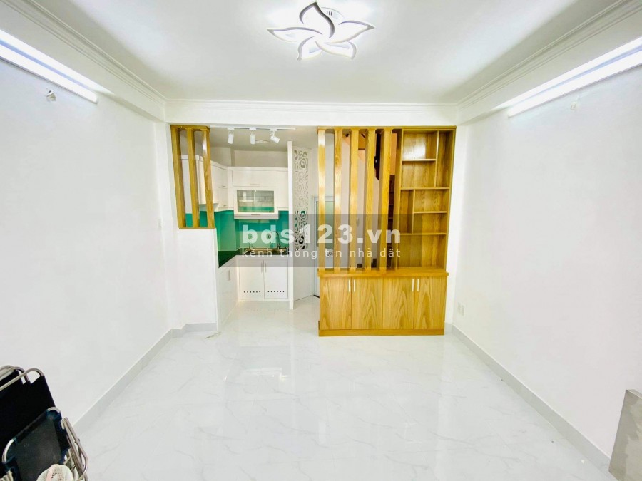 Bán nhà Tô Hiến Thành, 3 tầng, yên tĩnh, giá chỉ 3 tỷ 200 triệu