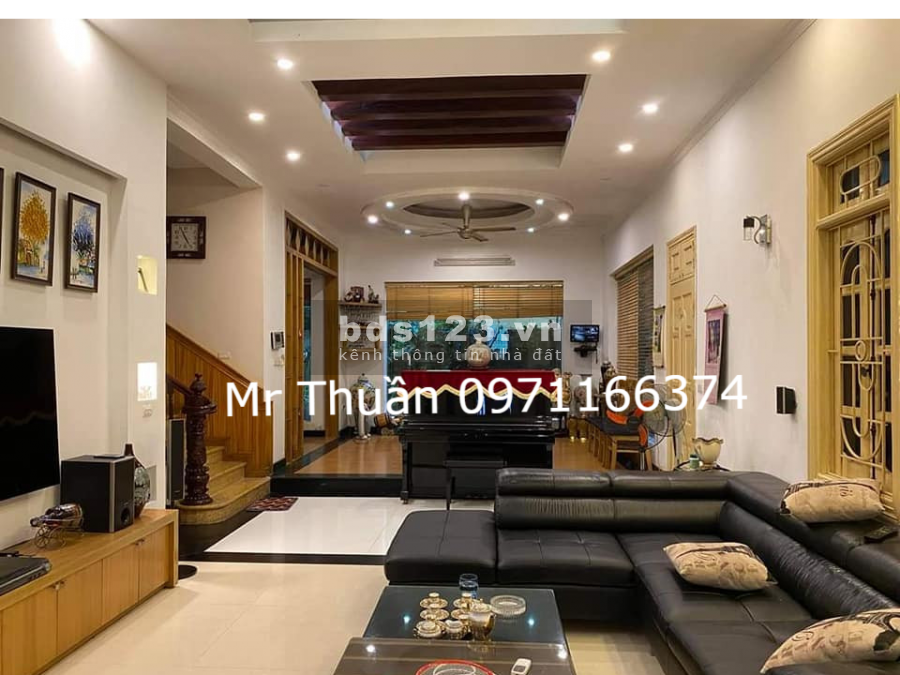 Bán nhà Võ Chí Công, Cầu Giấy 40m2 xây 5 tầng, giá 3.6 tỷ, ngõ oto vào