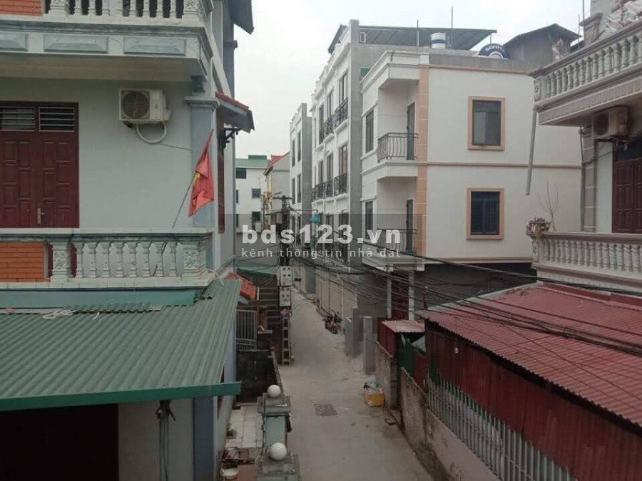 Bán nhanh nhà phố Bát Khối, ô tô đổ cửa, ngõ thông, dt 50m2, 3 tầng, giá 2.65 tỷ