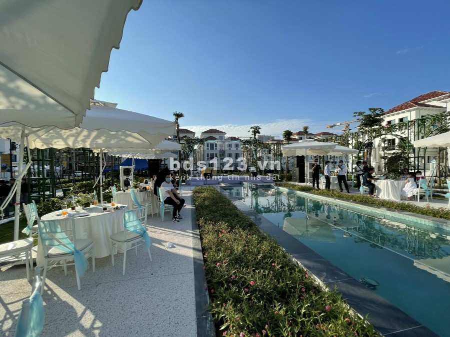 Chuyển nhượng căn biệt thự tứ lập dự án Sun grand feria Hạ Long :0968129240