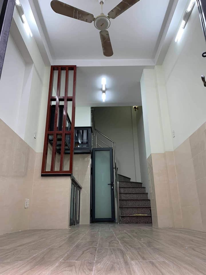 Hẻm nội bộ 1/ Cô Giang, 3 tầng, sân thượng, giá 2.99 tỷ
