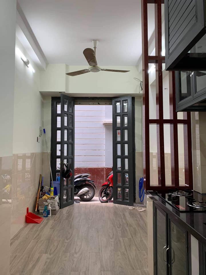 Hẻm nội bộ 1/ Cô Giang, 3 tầng, sân thượng, giá 2.99 tỷ