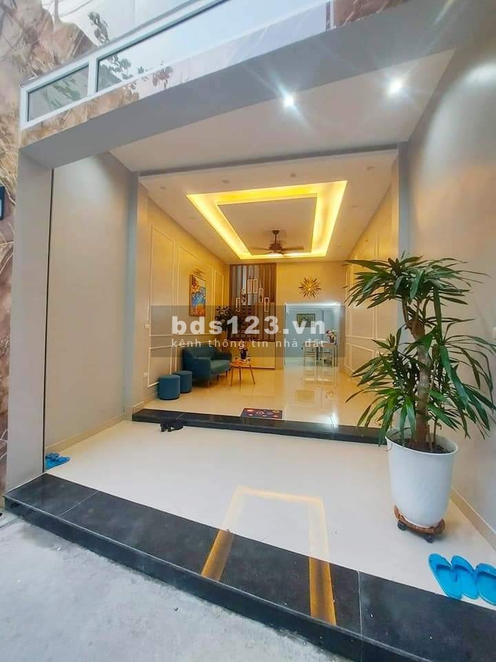 Ngã tư sở nhà cực đẹp 43m, 5 tầng , giá bán 4.7 thương lượng
