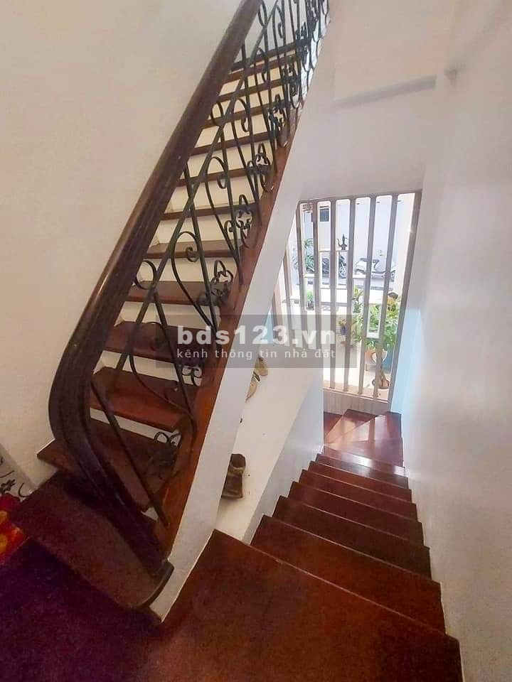 Ngã tư sở nhà cực đẹp 43m, 5 tầng , giá bán 4.7 thương lượng