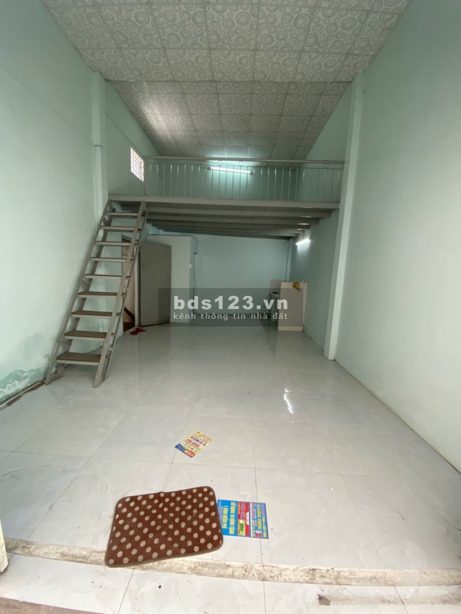 Bán Nhà Cấp 4, gác lửng, rộng rãi, nở hậu nhà còn mới, bao công chứng