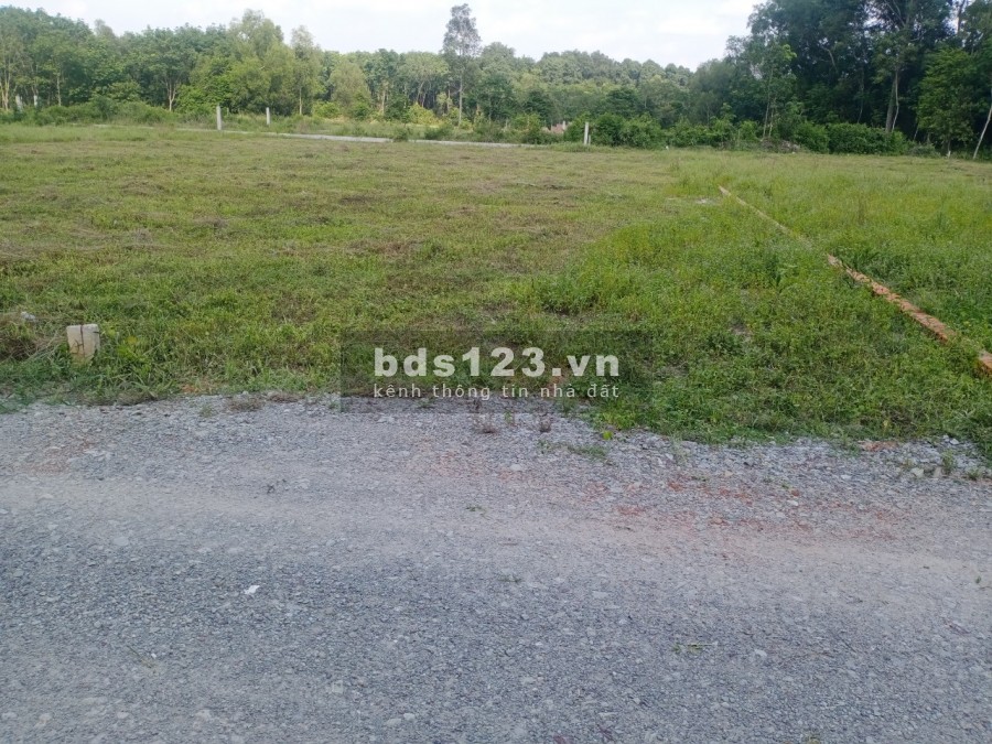 Đất đầu tư giá rẻ ngay cổng visip 2 đi vào 500m giá 4trxxx/m2 LH 0981986068