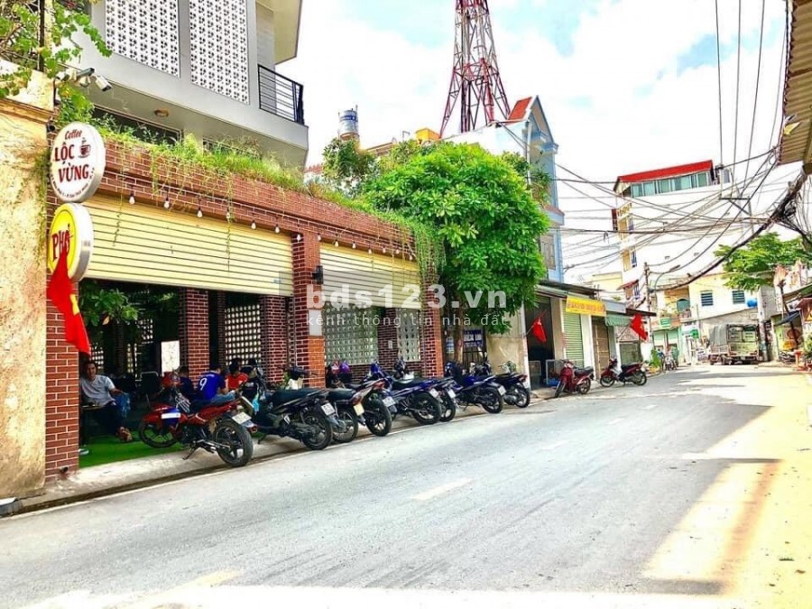 Nhà 1 trệt 1 lầu vị trí đẹp cơ sở hạ tầng đầy đủ ở quận 12